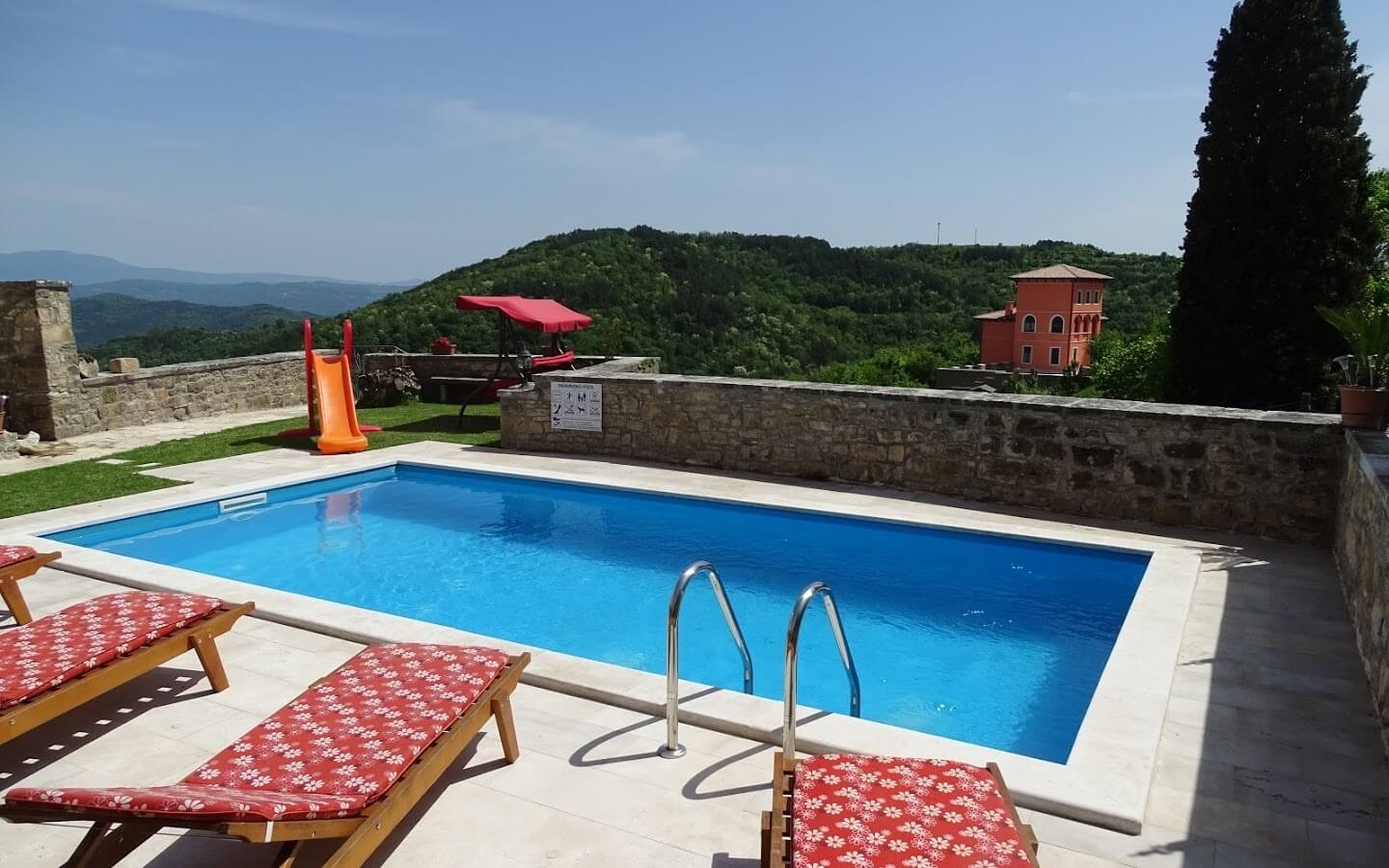 Villa Letizia, Ferienhaus mit Pool in Oprtalj, Istrien, Kroatien