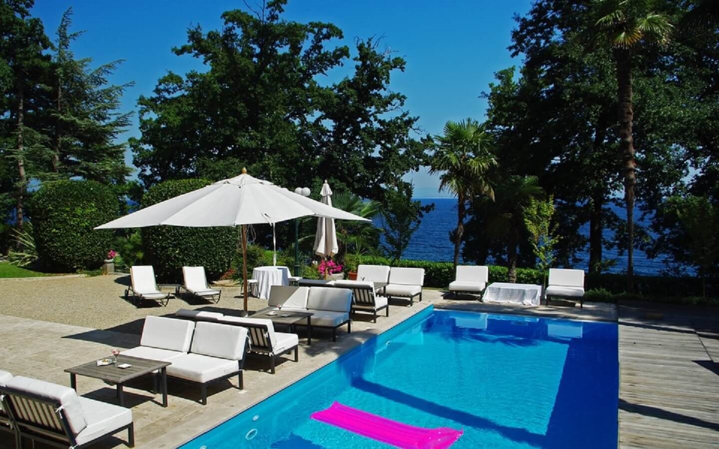 Hotel Villa Astra, direkt am Meer in Lovran, Kvarner Riviera, Kroatien.